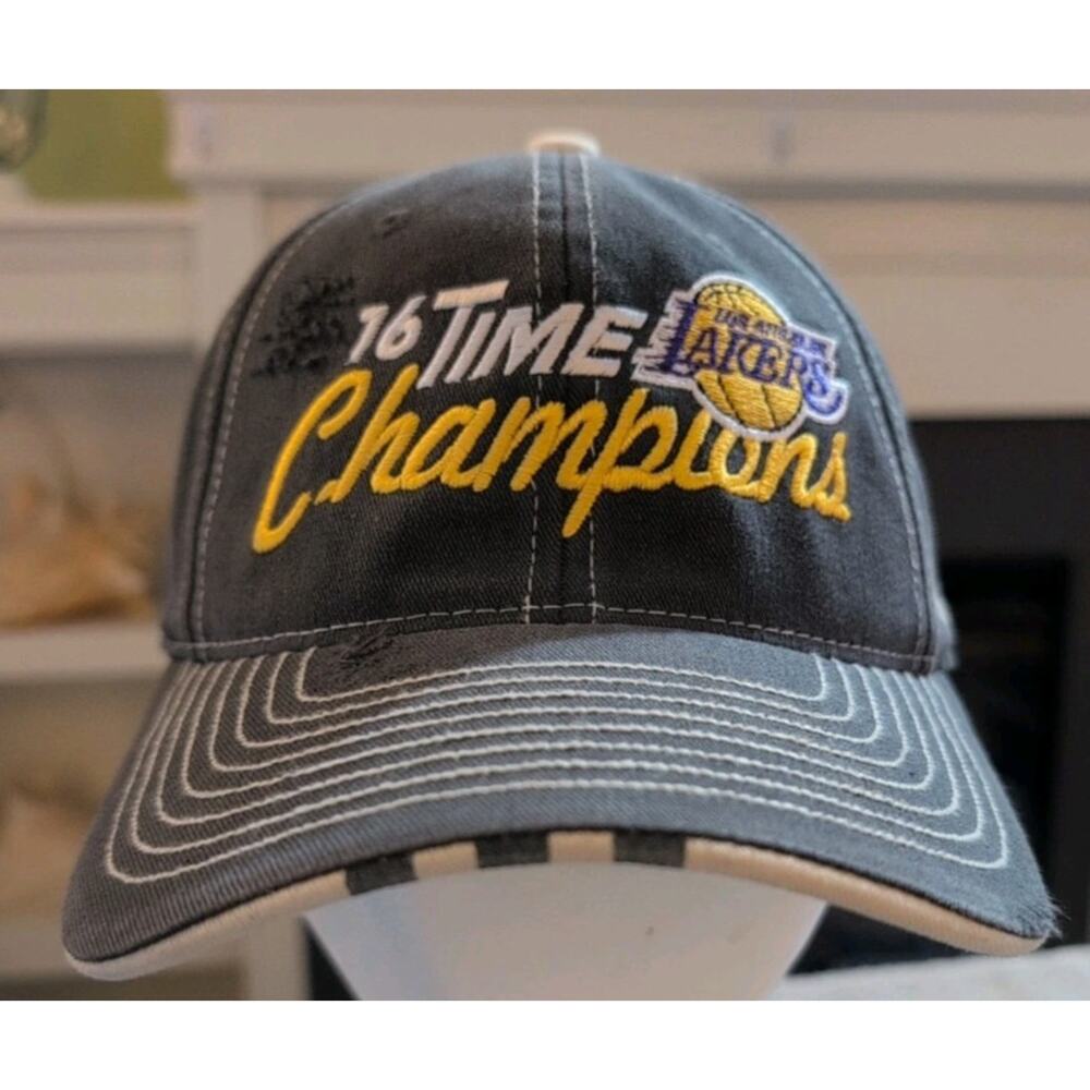 Adidas NBA Los Angels Lakers 16 Time Champions Hat Cap Flexfit NWT